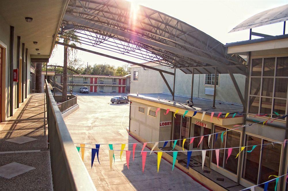 ديل ريو Whispering Palms Inn المظهر الخارجي الصورة