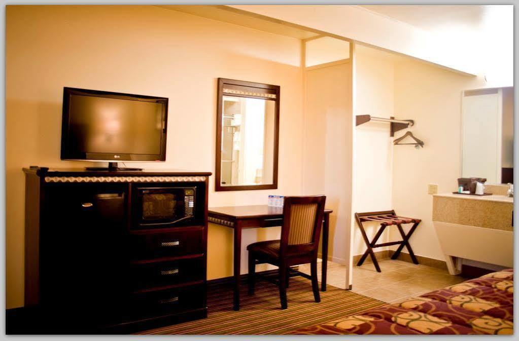 ديل ريو Whispering Palms Inn المظهر الخارجي الصورة